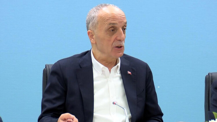 Kamu işçisi bir dahaki ay zamlı ücreti istiyor