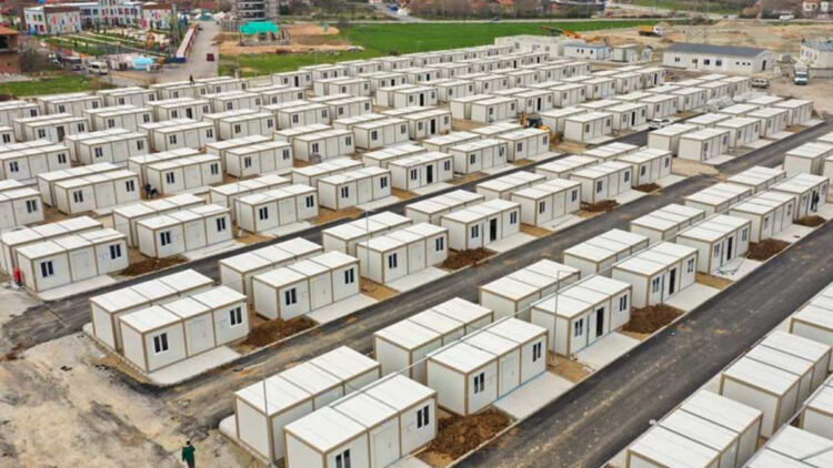 Karmod'dan deprem bölgesine konteyner sevkiyatı