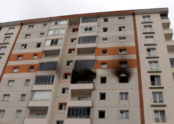 Kayseri'de 11 katlı binada yangın: 1 ölü, 2 yaralı