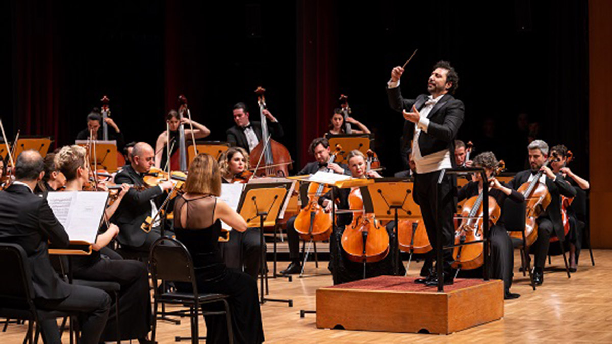 Keman virtüozü Maxim Vengerov depremzedeler için çaldı