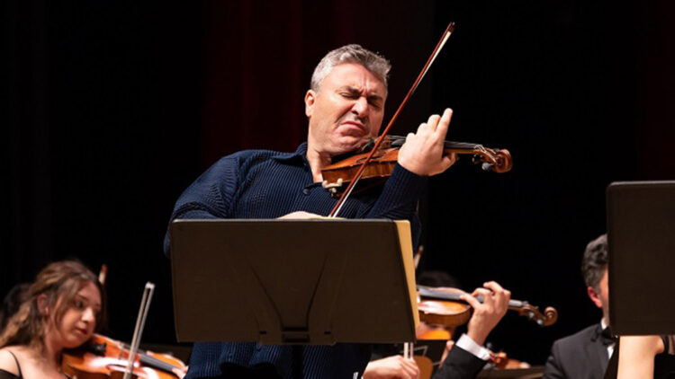 Keman virtüozü Maxim Vengerov depremzedeler için çaldı