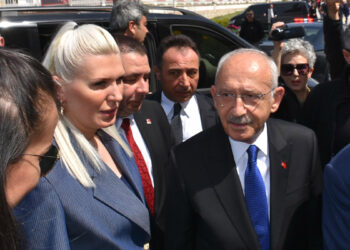 Kılıçdaroğlu Edirne'den Bulgaristan'a geçti