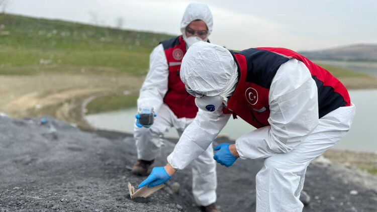 Kimyasal atık, Sazlıbosna Barajı'na karıştı