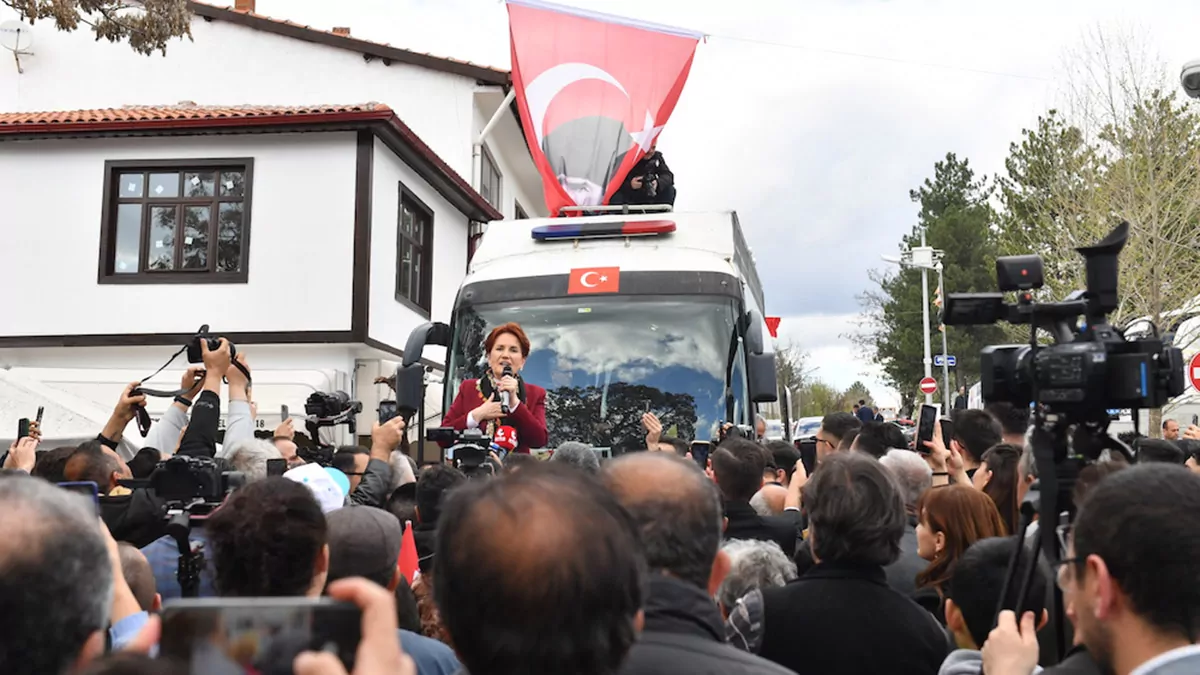 Meral aksener ve mansur yavas vatandaslarla bulustue - politika - haberton