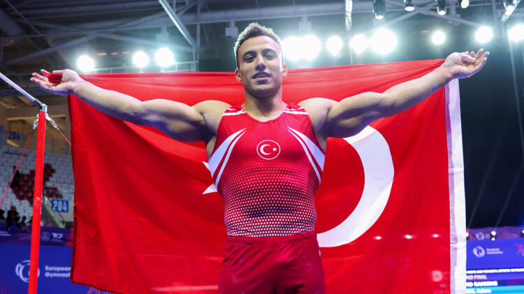 Milli cimnastikçi Adem Asil, Avrupa Şampiyonu