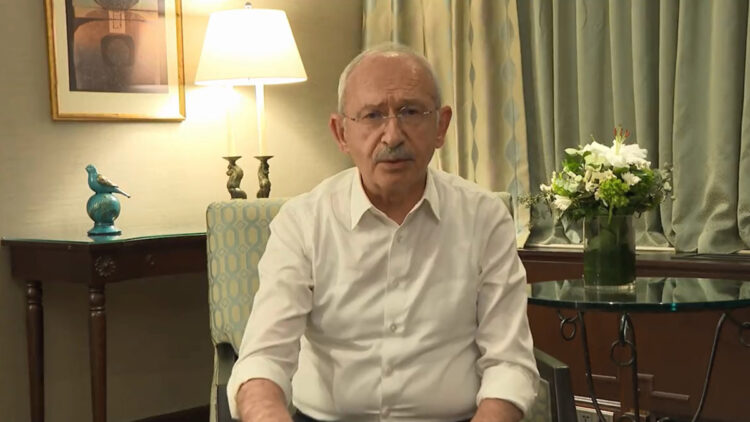 Milyonlarca Kürde terörist muamelesi yapılıyor