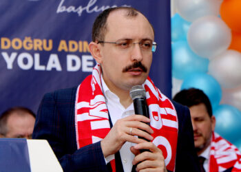 Muş: PKK'yla yan yana duramazsınız