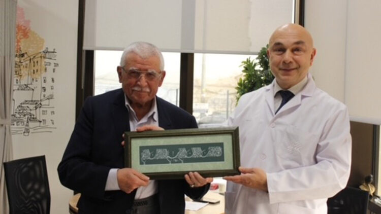 Parkinson hastalığına beyin pili ile çare buldu