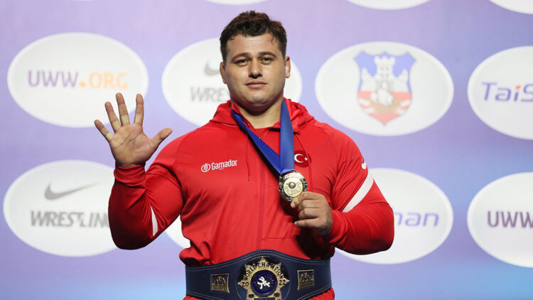 Rıza Kayaalp, Güreş Şampiyonasında finalde