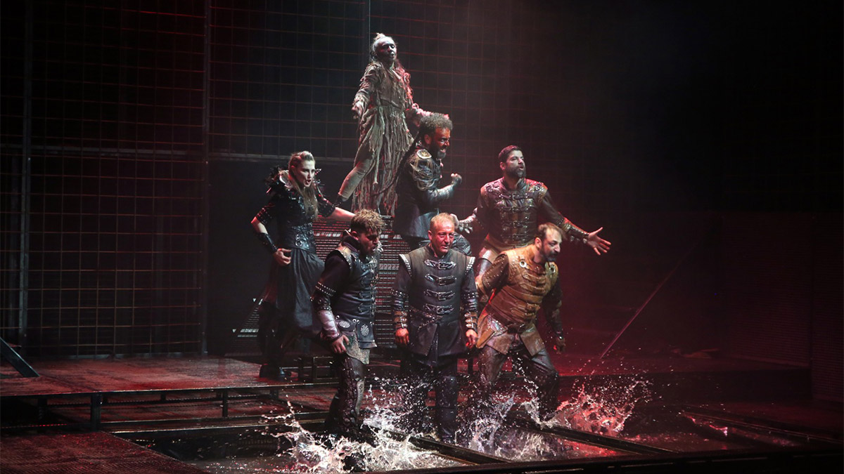 Macbeth ve Deniz'e Mektup seyirciyi büyüledi