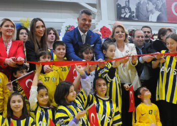 Sadettin Saran, 24’üncü spor salonunu İzmit’te açtı