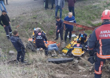 Şarampole devrilen TIR'da 1 kişi öldü, 2 kişi yaralandı