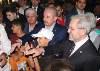 Şentop, Hatay’da bilim şenliğine katıldı