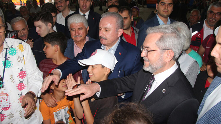 Şentop, Hatay’da bilim şenliğine katıldı