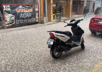 Sinop'ta dolu yağdı