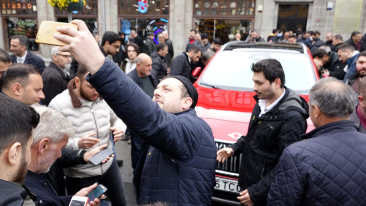Trabzon'da Togg'a yoğun ilgi