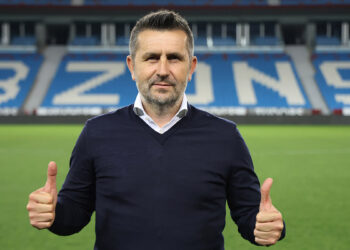 Trabzonspor'un yeni teknik direktörü kulübün müzesini gezdi