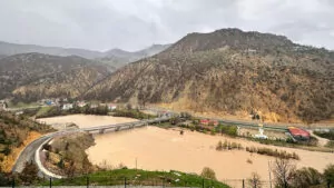 Tunceli'de sağanak; munzur ile pülümür çayları taştı