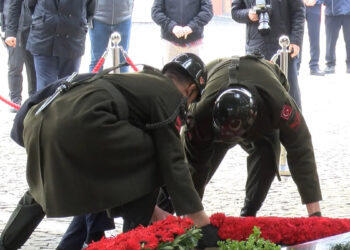 Turgut Özal mezarı başında anıldı