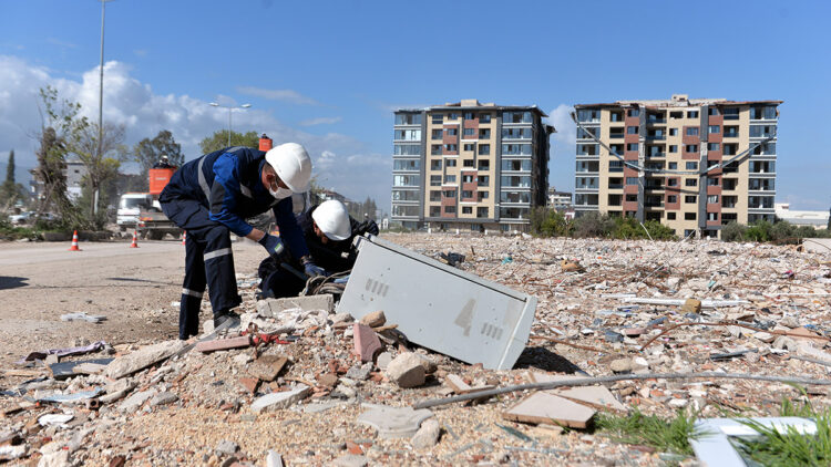 UEDAŞ ekipleri, Hatay’da çalışmalarını sürdürüyor
