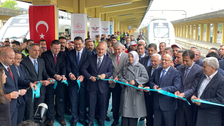 Ülkemiz dünyada 8'inci hızlı tren işletmecisi konumunda