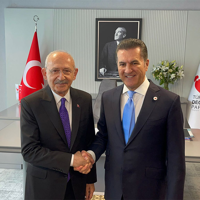 Türkiye Değişim Partisi Genel Başkanı Mustafa Sarıgül, "Kurulduğumuz günden bu yana parlamenter sistemden yana olduğumuzu, tarafsız cumhurbaşkanı, güçlü meclis, bağımsız yargı istediğimizi söylüyoruz. Sayın Kılıçdaroğlu en doğru adaydır" dedi.