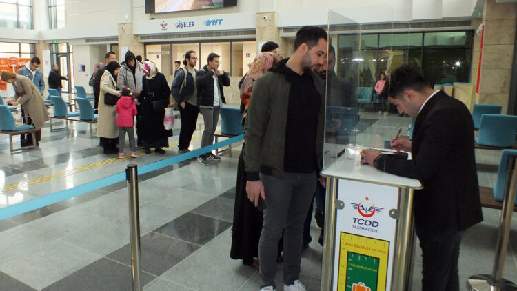 Yozgat'ta hızlı trene yoğun ilgi