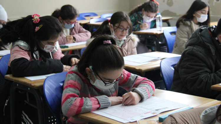 Zeytinburnu’nda Kitap Okuma Yarışması