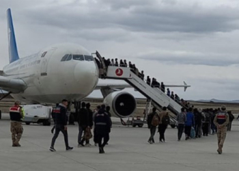 Afganistan uyruklu 227 kaçak göçmen ülkelerine gönderildi