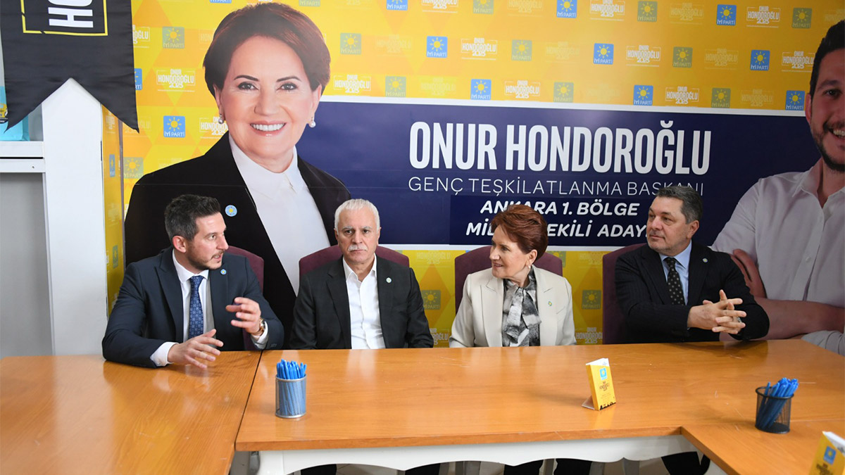 İYİ Parti Genel Başkanı Meral Akşener, "AK Parti'ye yıllarca oy vermiş, bugün de vermek isteyenler öncelikle 14 Mayıs'ta İYİ Parti'ye ve Sayın Kılıçdaroğlu'na oy vermeliler. Çünkü bu ucube sistemin değişmesi lazım" dedi.