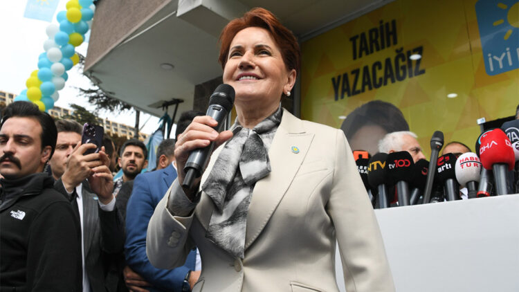İYİ Parti Genel Başkanı Meral Akşener, "AK Parti'ye yıllarca oy vermiş, bugün de vermek isteyenler öncelikle 14 Mayıs'ta İYİ Parti'ye ve Sayın Kılıçdaroğlu'na oy vermeliler. Çünkü bu ucube sistemin değişmesi lazım" dedi.