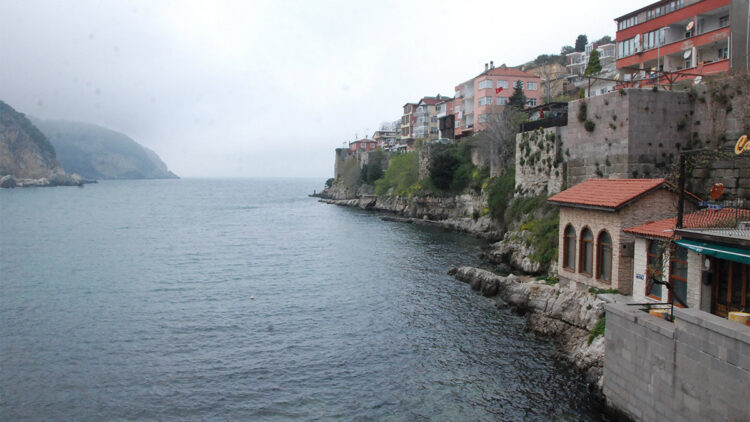 Amasra'da bayram tatili öncesi tesisler doldu