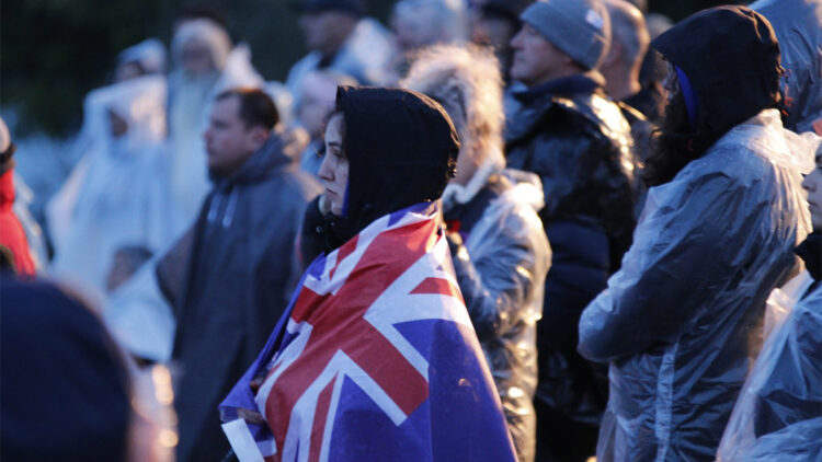 Anzaklar 'Şafak Ayini' ile anıldı