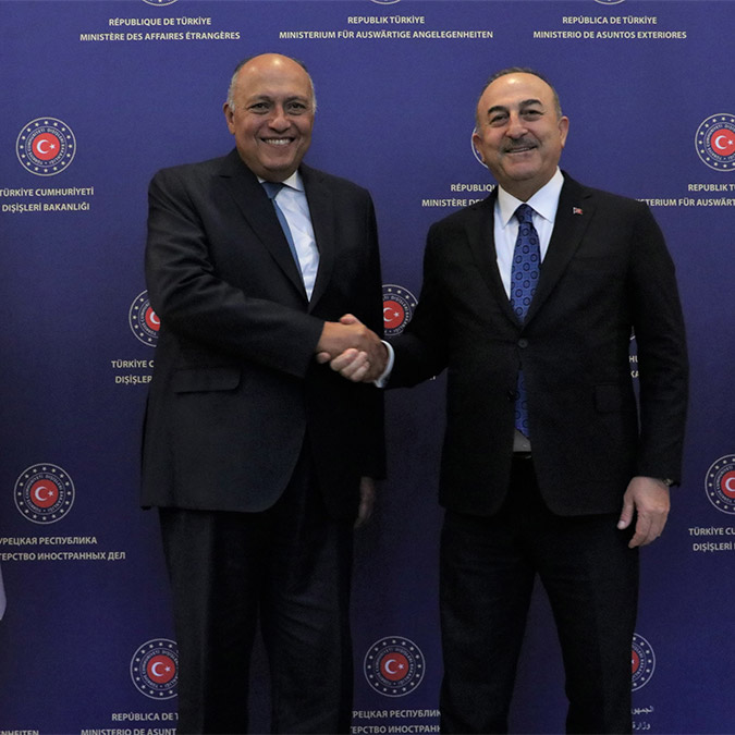 Dışişleri Bakanı Mevlüt Çavuşoğlu, Mısır ile 11 yıl sonra gerçekleşen ilk resmi ziyareti ve büyükelçi atama görüşmelerine ilişkin "Mısır ile temsilcilik düzeyinin, büyükelçi seviyesine yükseltilmesi konusunda somut adımlar atıyoruz. O güne kadar bazı adımlar atmaya da devam edeceğiz. Herhangi bir sorunun olmadığını söylemek isterim" dedi.