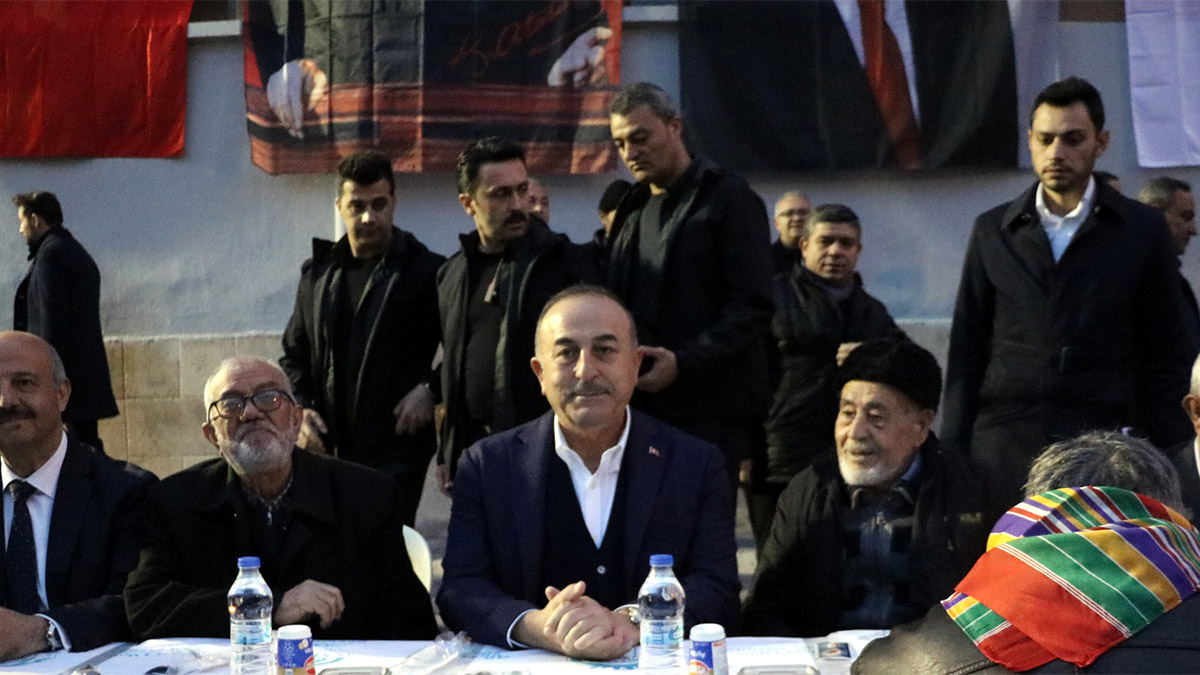 Dışişleri Bakanı Mevlüt Çavuşoğlu, "Türk'ün yürüyüşünü hiç kimse durduramayacak. Terörün, teröristlerin her türlüsüyle mücadeleyi devam ettireceğiz" dedi.