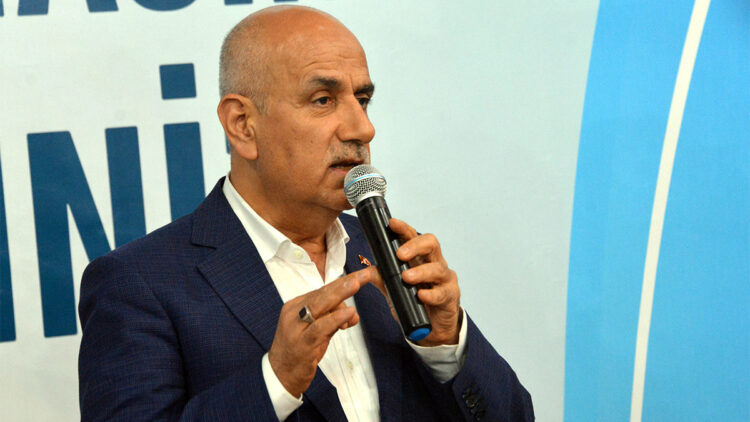 Sözü sohbeti dinlenen bir ülke olduk