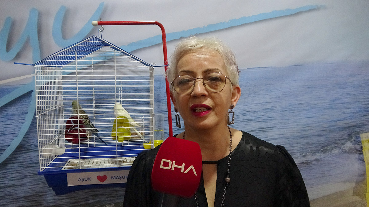 Görme engelli Ayşe Tezgit ile işitme engelli Berk Aydın’ın ilk kez kamera önüne geçip, başrol oynadığı, kadrosunun büyük kısmı down sendromlu ve engellilerden oluşan ‘Bana Maviyi Anlat’ adlı festival filminin galası Trabzon’da yapıldı.