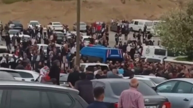 Mezarlık ziyaretinde kavga; 10 yaralı