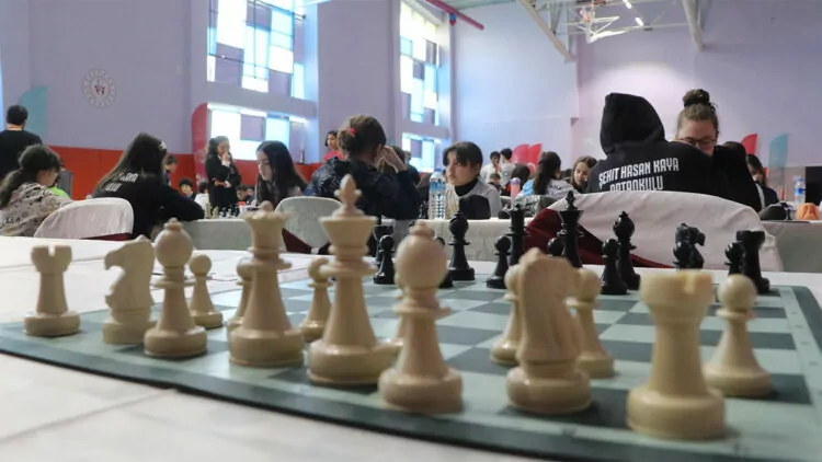 Burdur'da, satranç grup turnuvası başladı