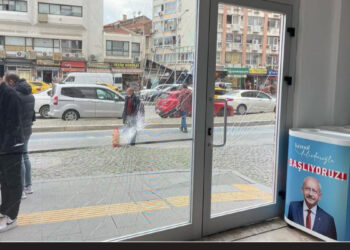 CHP'nin seçim bürosuna taşlı saldırı