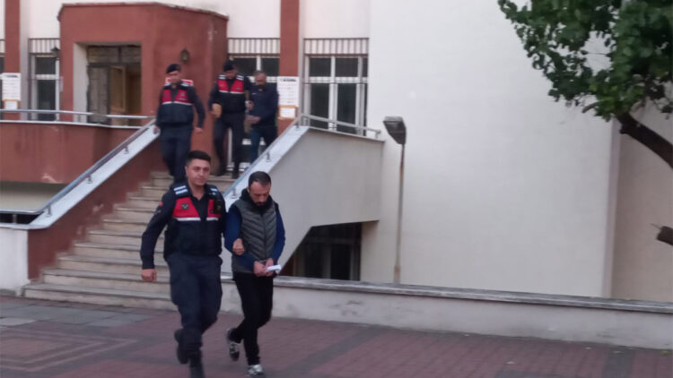 Çorbacıdaki cinayetin sanığı; Bıçağı rastgele salladım