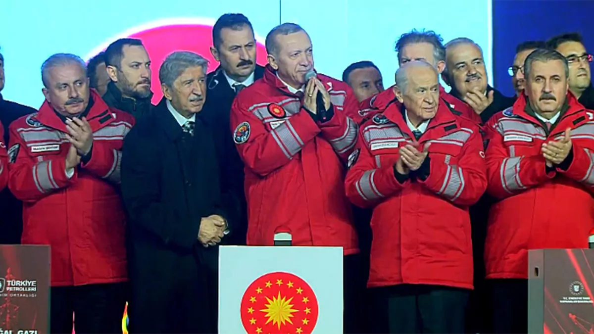 Cumhurbaşkanı recep tayyip erdoğan, filyos doğalgaz i̇şleme tesisi’nde karadeniz gazı devreye alma töreni’nde konutlarda 'ücretsiz doğal gaz' müjdesi verdi.