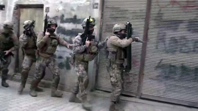 Diyarbakır merkezli 21 ilde operasyon; 110 gözaltı