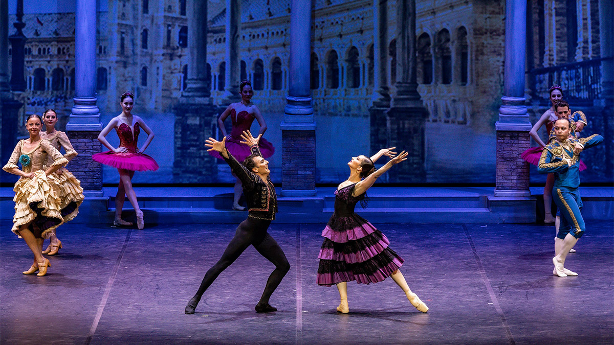 İstanbul Devlet Opera ve Balesi (İDOB), Miguel de Cervantes'in en önemli eserlerinden biri olan Don Kişot balesini dün akşam Atatürk Kültür Merkezi'nde (AKM) sanatseverlerle buluşturdu.