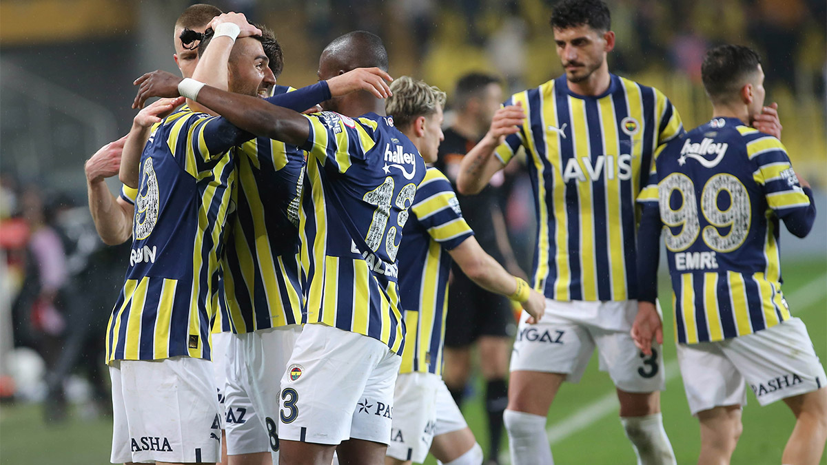 Ziraat Türkiye Kupası çeyrek finalinde konuk ettiği Kayserispor’u 4-1 yenen Fenerbahçe adını yarı finale yazdırdı.