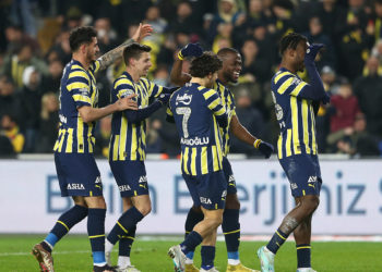 Fenerbahçe Beşiktaş ile mücadele edecek