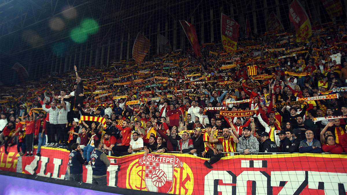 Spor Toto 1’inci Lig’de son olarak Eyüpspor’u evinde 1-0 yenip 6’da 6 yapan ve geçen sezon veda ettiği Süper Lig’e yeniden dönme yolunda çok umutlanan Göztepe'de taraftarların takımlarına olan müthiş desteği tüm Türkiye'nin diline destan oldu.