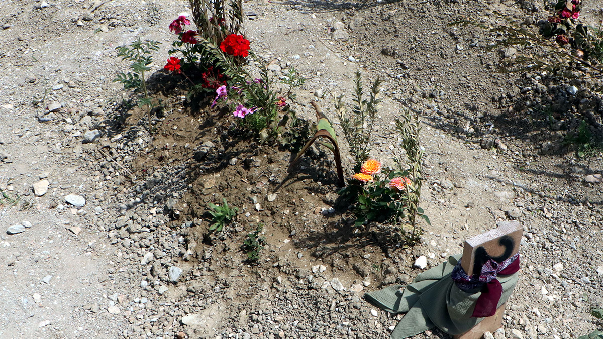 Hataylı çiçekçiler zor günler geçiriyor