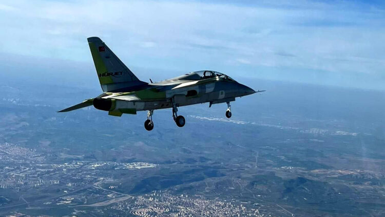 Hürjet ilk uçuşunu gerçekleştirdi