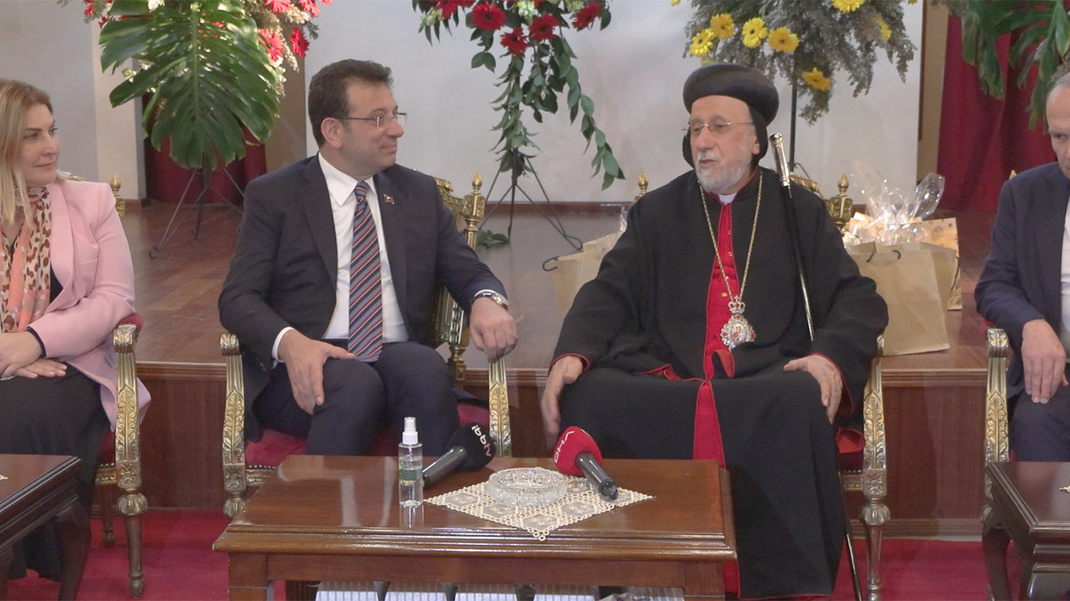 İmamoğlu Beyoğlu'ndaki Süryani Kilisesi'ni ziyaret etti